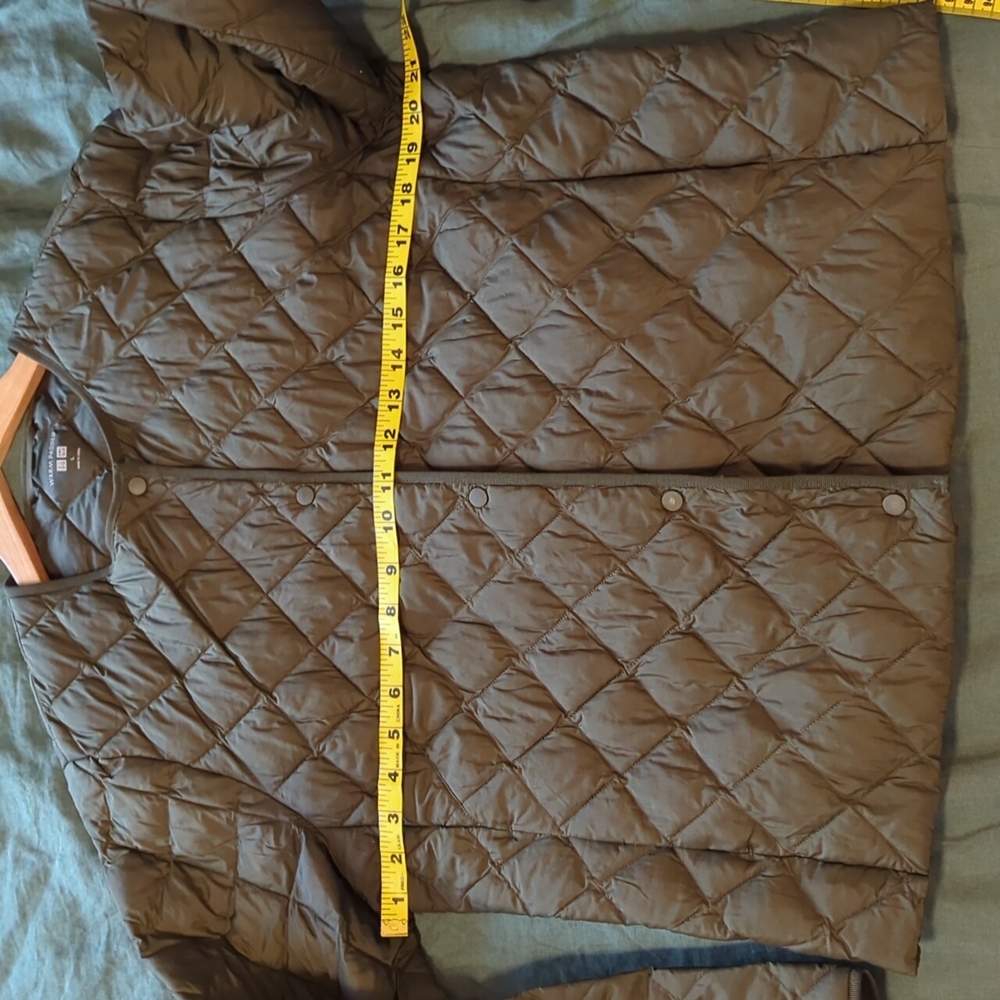 Uniqlo Quilted Lightweight Jacket in Olive Green - Picture 5 of 5